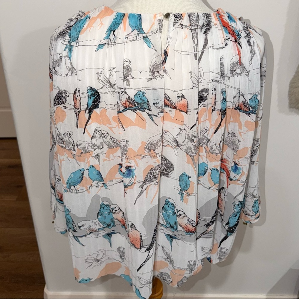 English Laundry Bird Parakeet Size M 3/4 Sleeve Lightweight Blouse - Picture 3 of 5